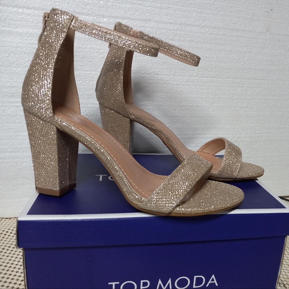TOP MODA  Women Gold Hannah Chunky Heels size 7.5.